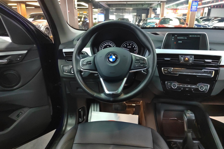 宝马X1 2019款 sDrive20Li 领先型中控内饰13