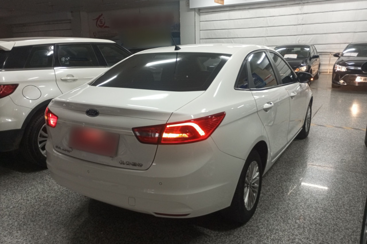 福特 福睿斯 2015款 1.5L 自动舒适型车身外观6005
