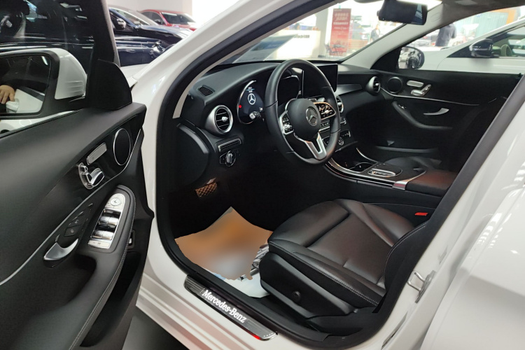 奔驰C级(进口) 2020款 改款 C 260 旅行轿车中控内饰7003