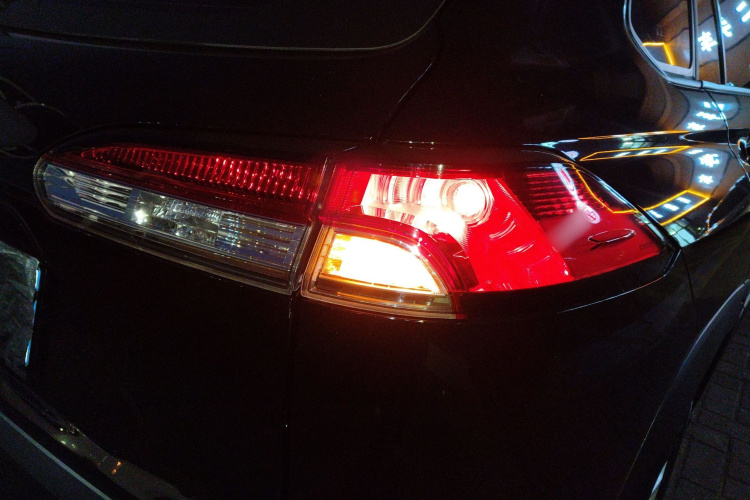 丰田 锋兰达 2023款 2.0L CVT精英版车身外观9