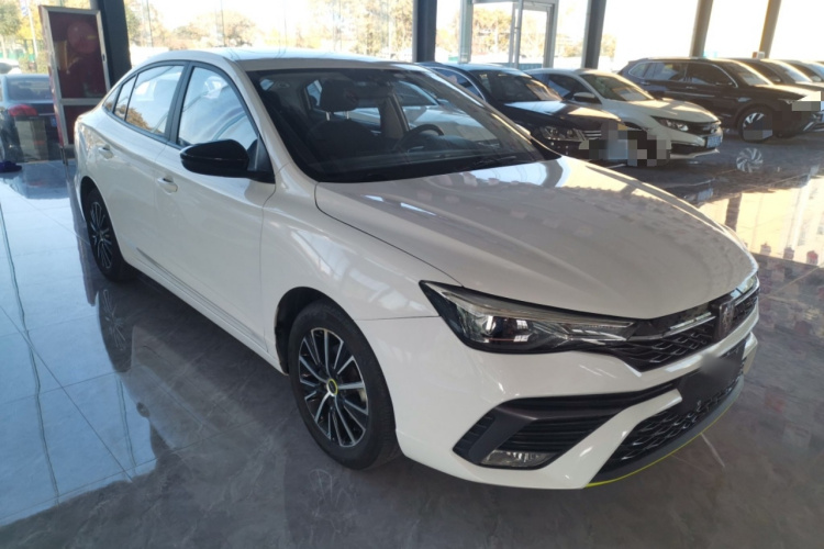 荣威i5 2021款 1.5L CVT铂金版车身外观3