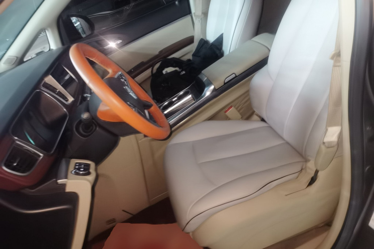 别克GL8 2017款 25S 尊贵型 国V中控内饰19