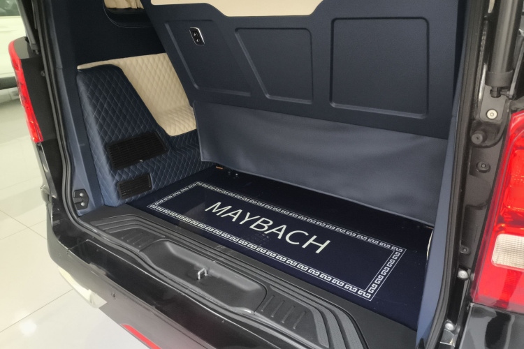 奔驰 威霆 2021款 2.0T 精英版 7座局部细节23