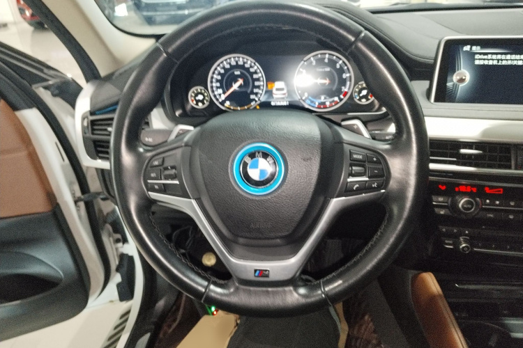 宝马X6 2015款 xDrive35i 领先型中控内饰13