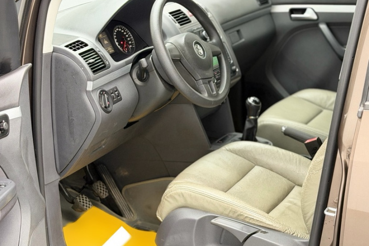 大众 途安 2013款 1.4T 手动风尚版5座中控内饰7001