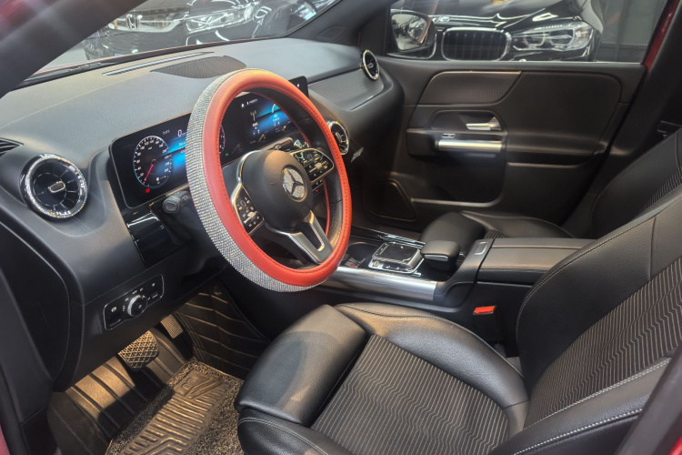 奔驰B级 2020款 B 200 动感型中控内饰7001