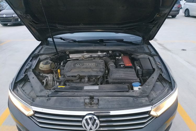 大众 迈腾 2018款 330TSI DSG 领先型机舱底盘24