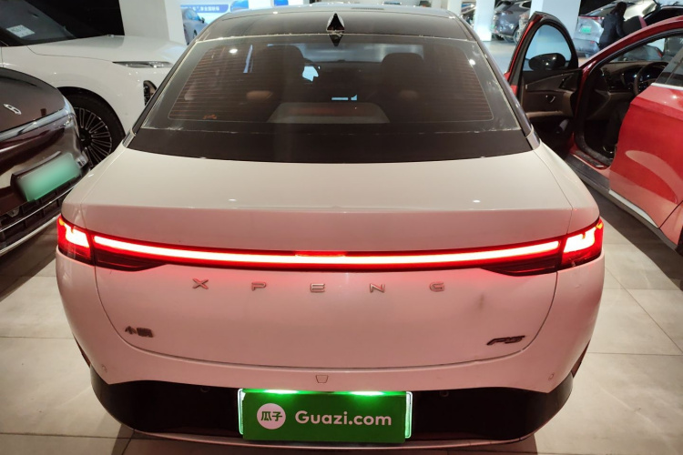 小鹏P5 2021款 460E车身外观6