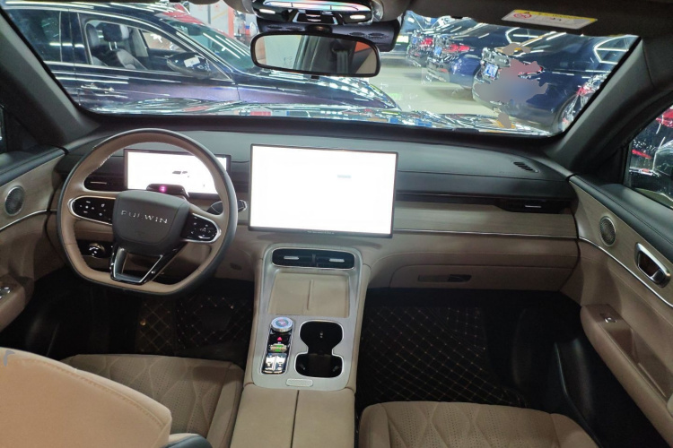 奇瑞 风云T8 2025款 1.5T 130km尊享版 5座中控内饰12