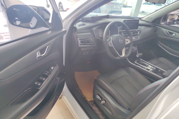 长安CS75 2021款 荣耀百万版 280T DCT领航型中控内饰20