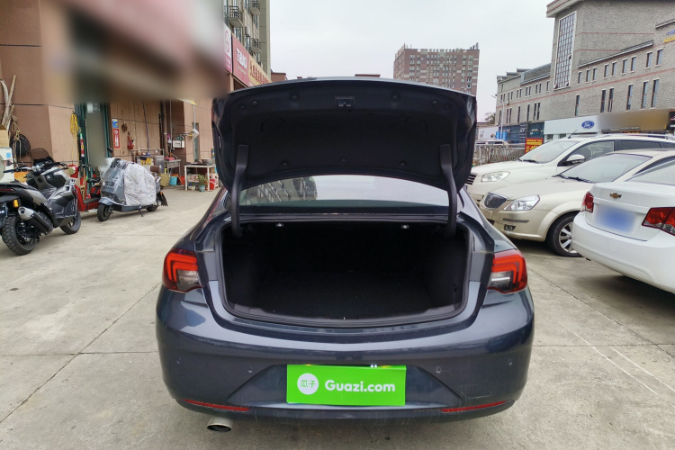 别克 君威 2019款 20T 精英型 国VI机舱底盘23