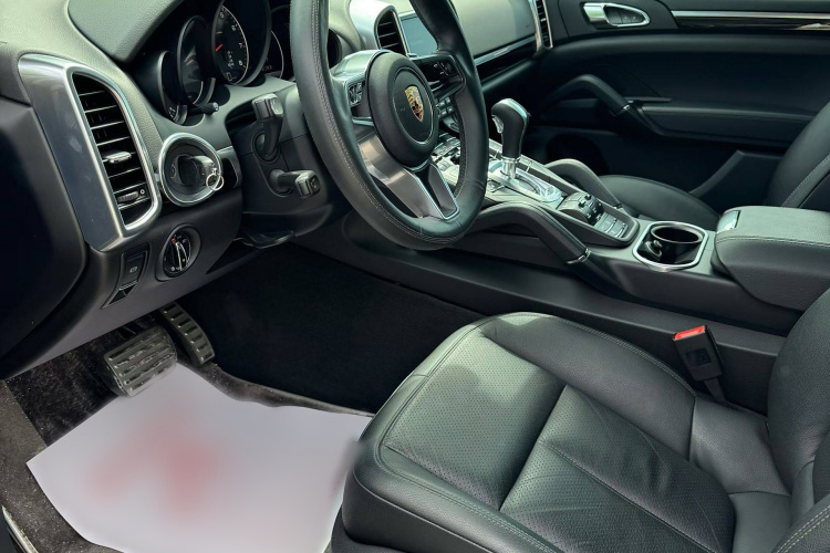 保时捷 2016款 Cayenne 3.0T中控内饰7002