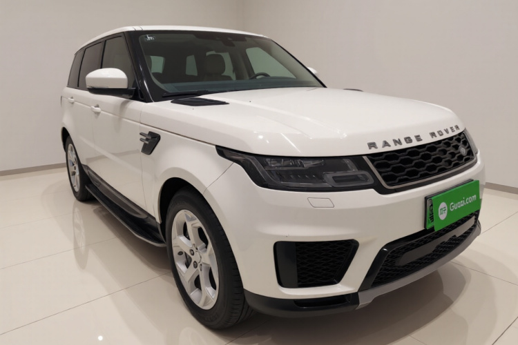 路虎 揽胜运动版新能源 2019款  P400e SE车身外观3
