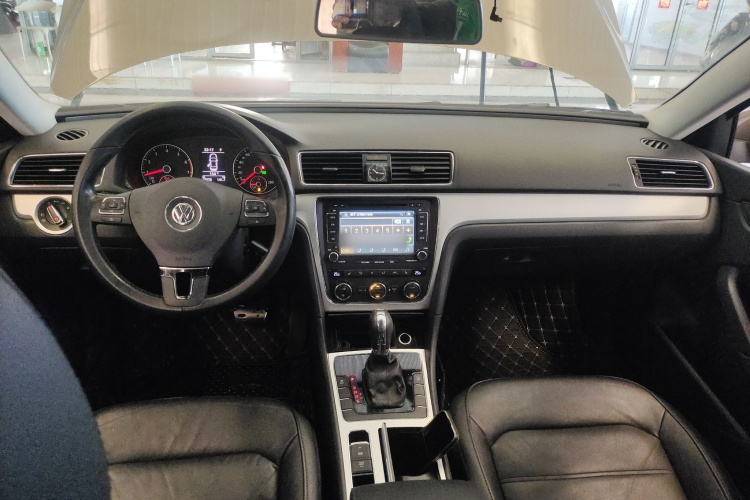 大众 帕萨特 2014款 1.8TSI DSG尊荣版中控内饰12