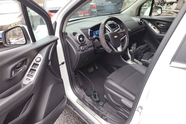 雪佛兰 创酷 2014款 1.4T 自动两驱豪华型中控内饰20