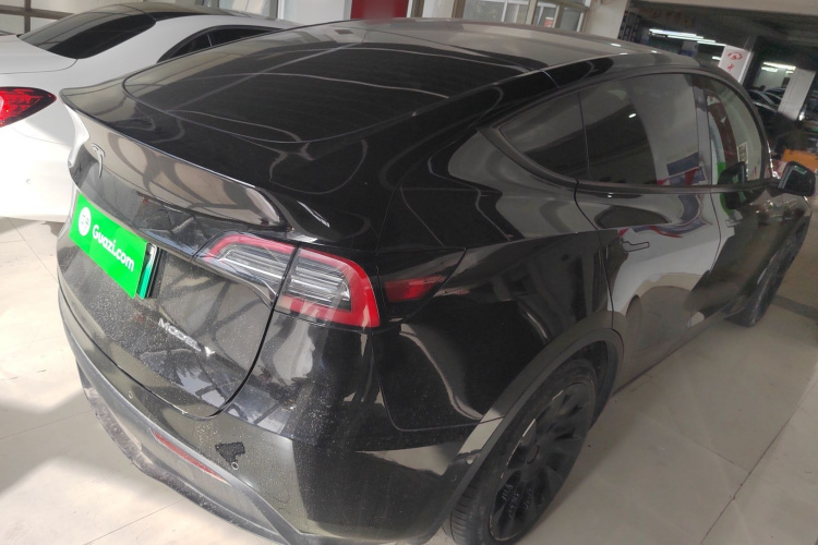 特斯拉 Model Y 2022款 后轮驱动版车身外观7
