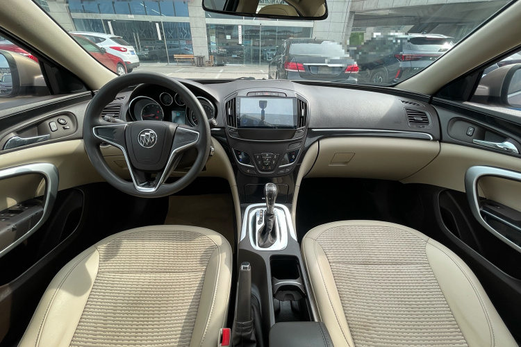 别克 君威 2015款 2.0L 领先时尚型中控内饰12