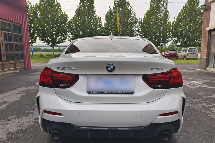 宝马1系 2023款 125i M运动曜夜版车身外观6005