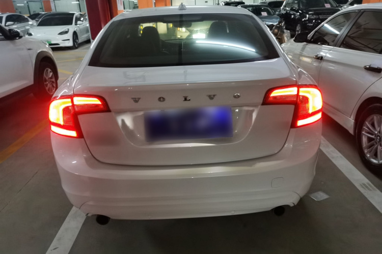 沃尔沃S60 2018款 S60L T3 智进进取版车身外观6