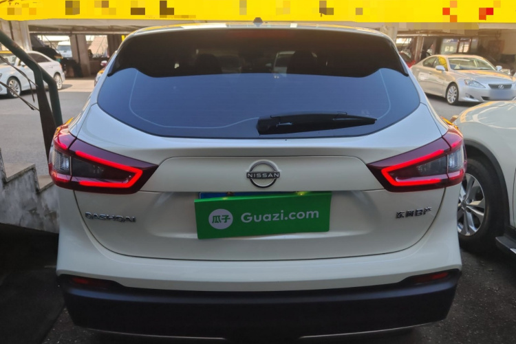 日产 逍客 2023款 经典 2.0L CVT XV舒适版车身外观6