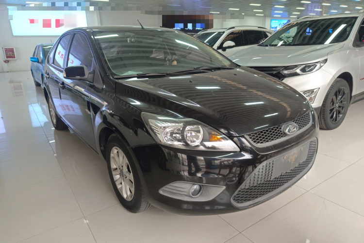 福特 福克斯 2013款 两厢经典 1.8L 手动基本型车身外观6002