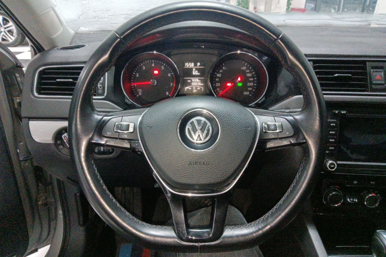 大众 速腾 2017款 1.6L 自动舒适型中控内饰13