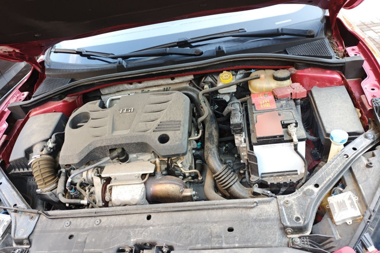 名爵 MG6 2017款 20T 手动豪华智联版 国V机舱底盘24