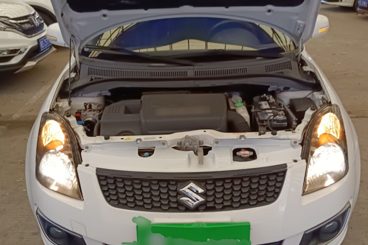 铃木 雨燕 2014款 1.5L 自动时尚型机舱底盘24