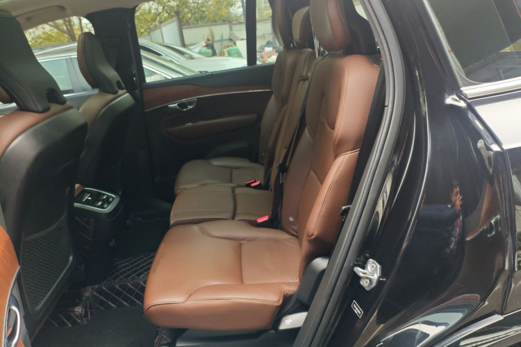 沃尔沃XC90 2019款 T6 智逸版 7座 国VI中控内饰21
