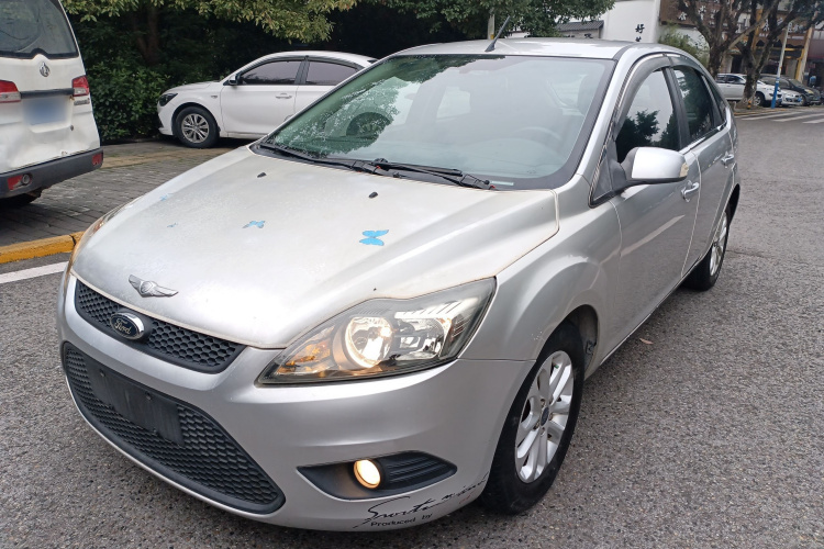 福特 福克斯 2013款 两厢经典 1.8L 手动基本型车身外观1