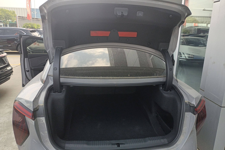 红旗EH7 2024款 760 Pro+ 四驱版局部细节23