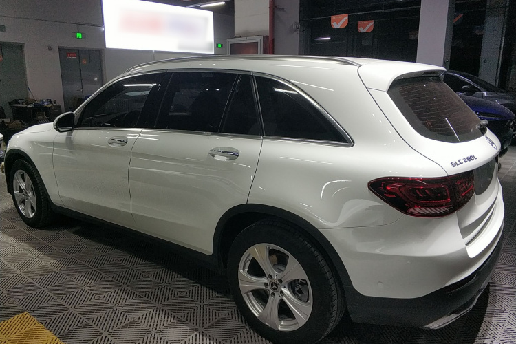 奔驰GLC 2020款 GLC 260 L 4MATIC 动感型车身外观4