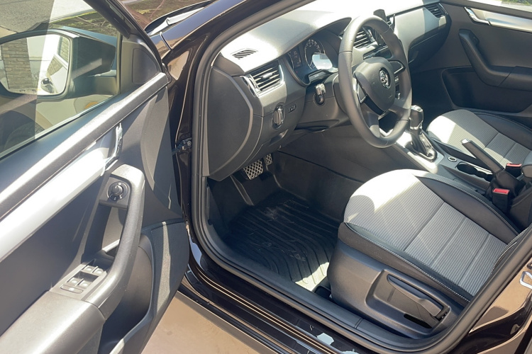 斯柯达 明锐 2016款 1.6L 自动创行版中控内饰7002