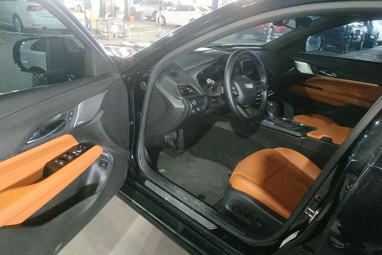 凯迪拉克CT4 2021款 28T 豪华型中控内饰7003