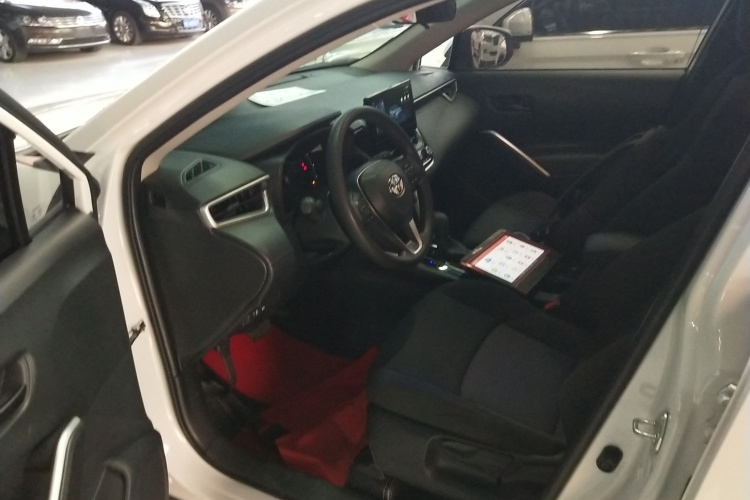 丰田 锋兰达 2023款 2.0L 智能电混双擎 领先版中控内饰19