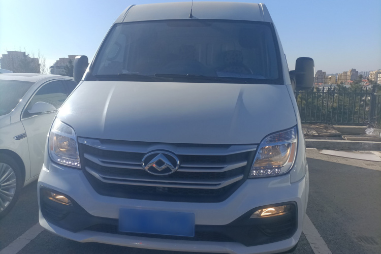 上汽大通MAXUS 新途V80 2021款 2.0T 手动经典城配王短轴中顶3座车身外观2