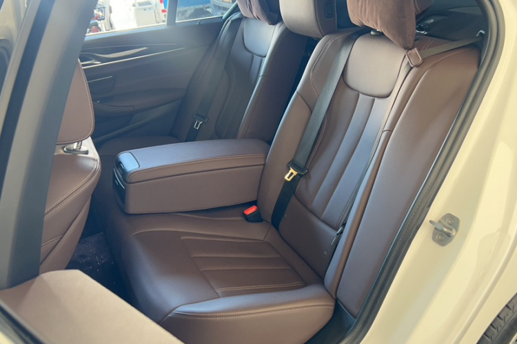 宝马5系 2020款 525Li M运动套装中控内饰7002