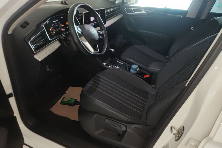 大众 途观L 2023款 330TSI 自动两驱舒享版中控内饰20