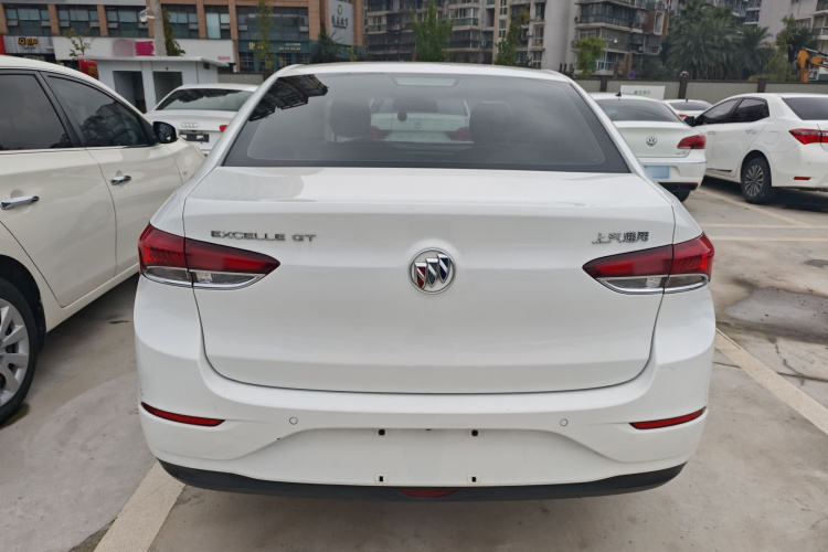 别克 英朗 2021款 改款 典范 1.5L 自动精英型车身外观6