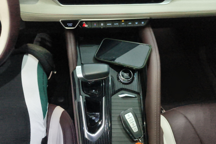 吉利汽车 星越L 2024款 2.0TD 高功自动两驱云起版局部细节18