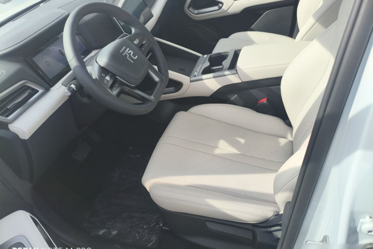 比亚迪 元UP 2025款 301KM 领航型中控内饰7004