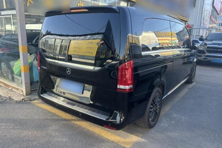 奔驰V级 2018款 V 260 L 尊贵加长版 国VI车身外观6004