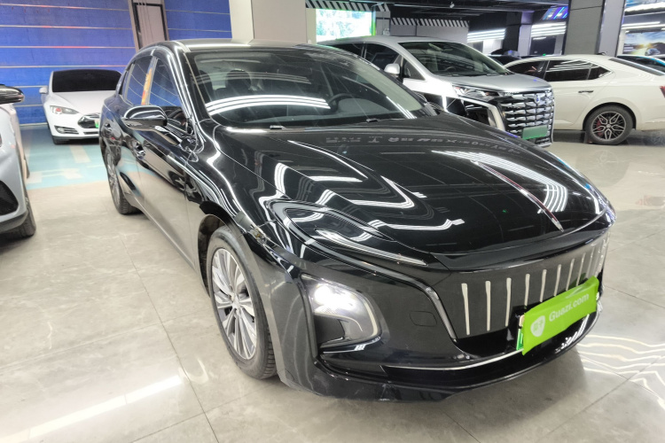 红旗E-QM5 2024款 610km PLUS车身外观3