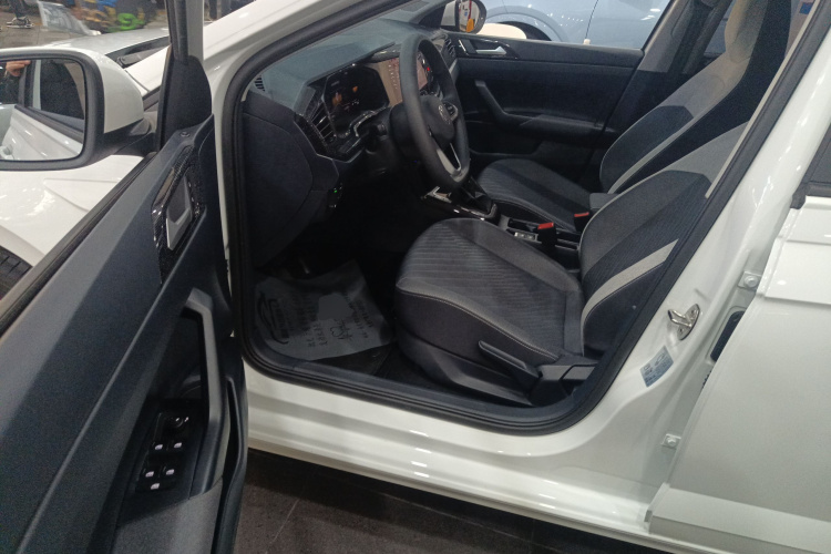 大众 朗逸 2025款 新锐 1.5L 出众新逸版中控内饰19