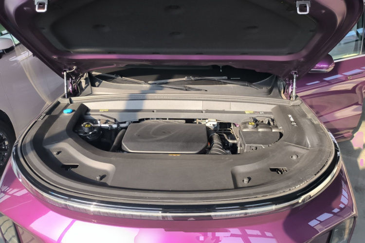 理想汽车 理想L9 2024款 Ultra机舱底盘24