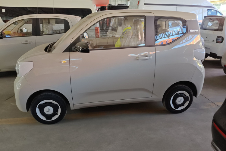 五菱汽车 宏光MINIEV 2024款 第三代 215km 青春版车身外观4