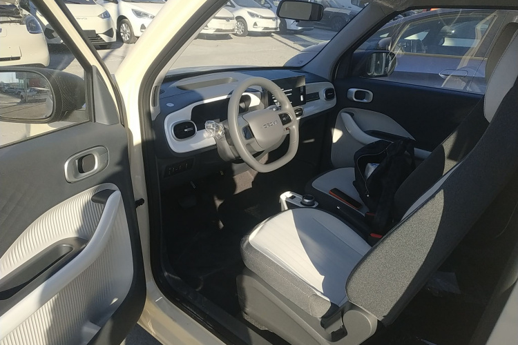 吉利银河 熊猫 2025款 210km 元气熊中控内饰20