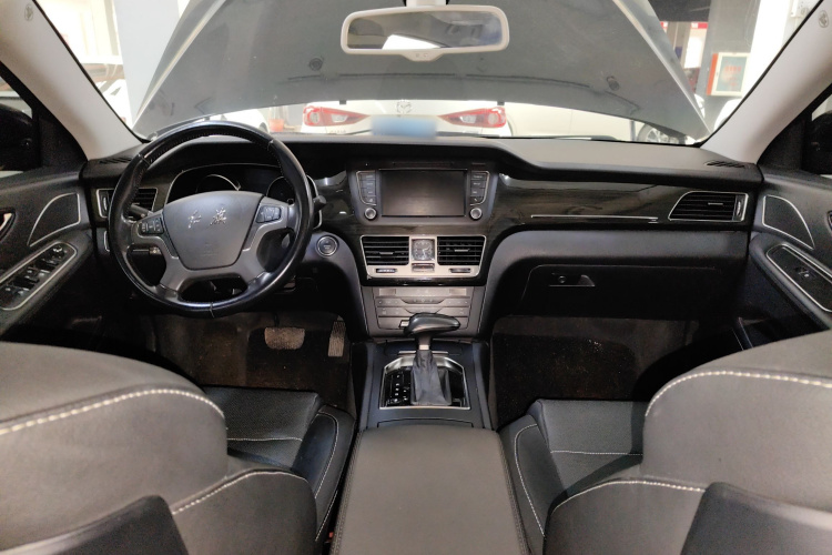 红旗H7 2018款 1.8T 舒适版中控内饰12