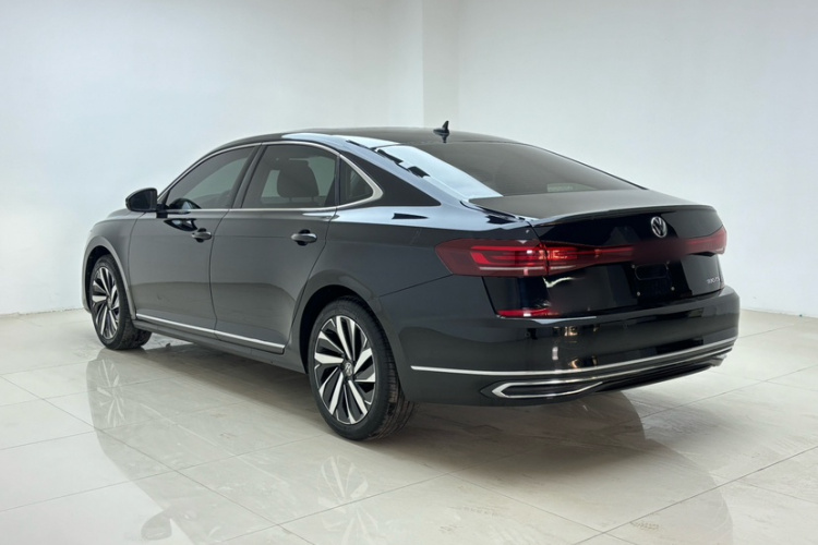 大众 帕萨特 2023款 330TSI 星空精英版车身外观6006