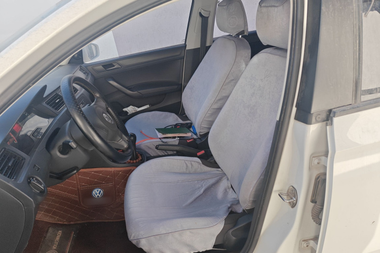 大众 桑塔纳 2015款 1.6L 手动风尚版中控内饰19